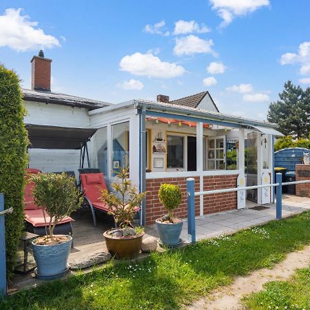 Cozy bungalow in Insel Poel Germany near Beach Fahrdorf  Exterior foto